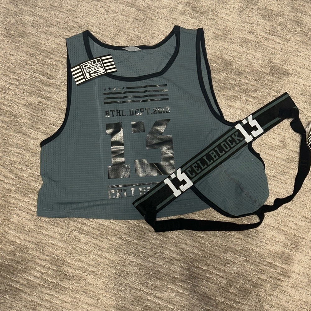 CellBlock 13 Gray Crop Top and Strap Set - Picture 3 of 3